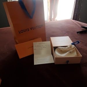Louis Vuitton Belt. Comes with original packaging